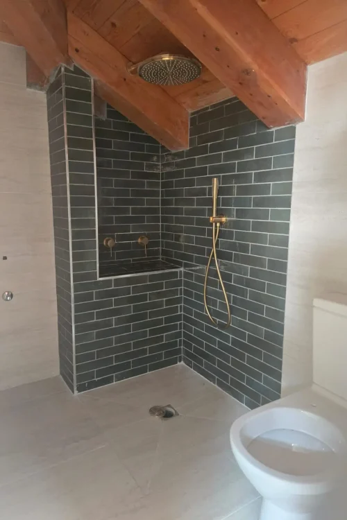 מקלחת עליית גג - אחרי